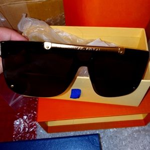 Louis vuitton sun glasses